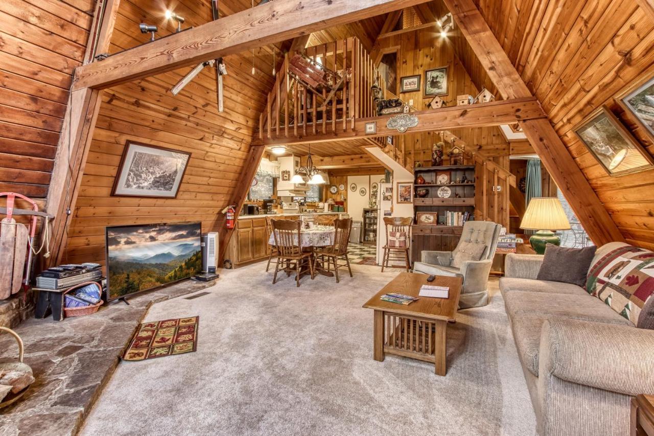 Mountain Springs Chalet Gatlinburg Eksteriør billede